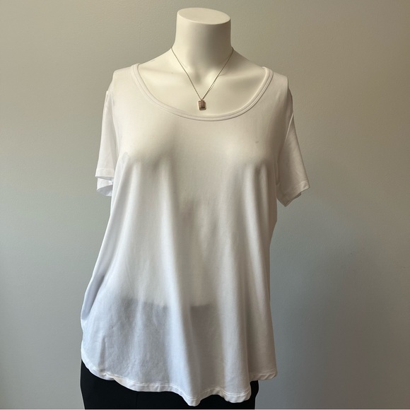 Aritizia T-Shirt, Small - Picture 1 of 3